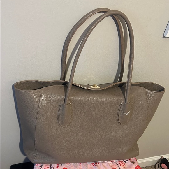 Chic Taupe Leather Tote Bag EUC ❤️❤️❤️ - Picture 5 of 12